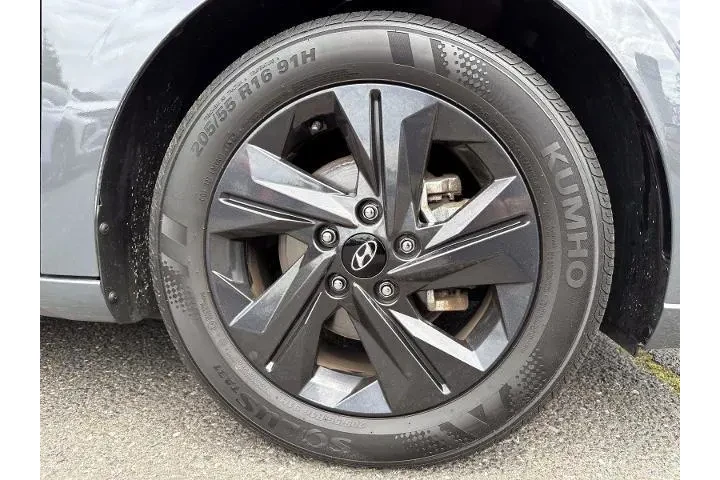 $17888 : Hyundai ELANTRA 2023 SEL 4dr image 6