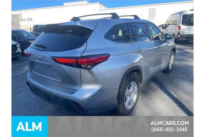 $29120 : Toyota Highlander 2023 L 4dr image 6