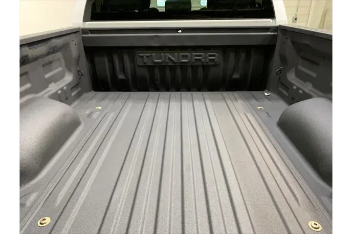 $35789 : Toyota Tundra 2020 4x4 SR5 4 image 4