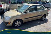 $3200 : 2008 KIA RIO2008 KIA RIO thumbnail