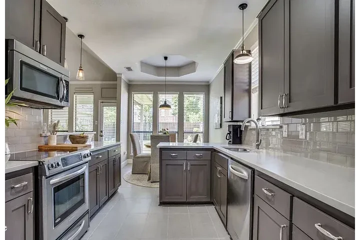 $2560 : HOUSE FOR RENT IN DALLAS TAXES image 7