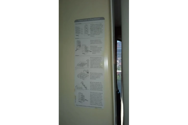 $6850 : Refrigerador Color Blanco Mabe image 5