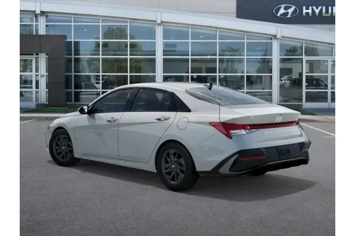 $27725 : Hyundai ELANTRA Hybrid 2025 image 5