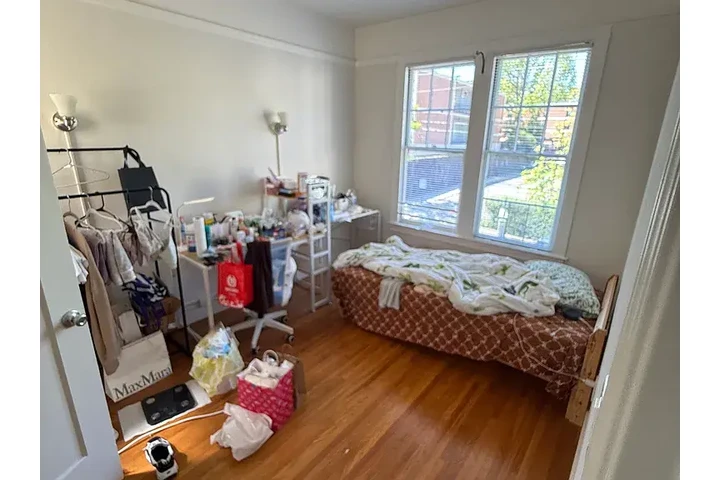 $1200 : Room for rent image 2