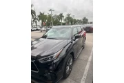 $35990 : Toyota Highlander 2021 Plati thumbnail