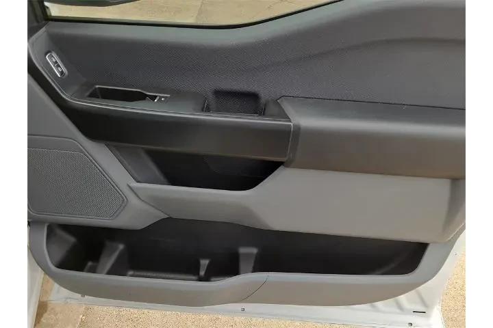 $31613 : Ford F-150 2023 4x4 Platinum image 9