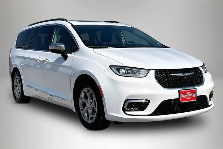 $23499 : Chrysler Pacifica 2023 Limit image 1