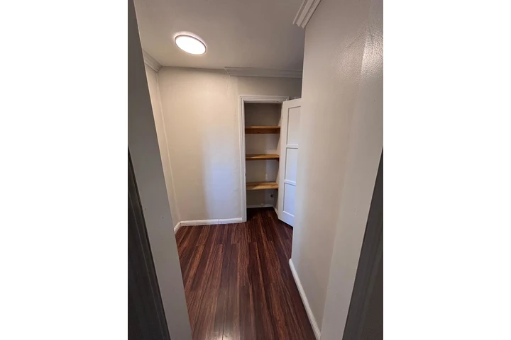 $2650 : CASA MODERNA EN RENTA image 5