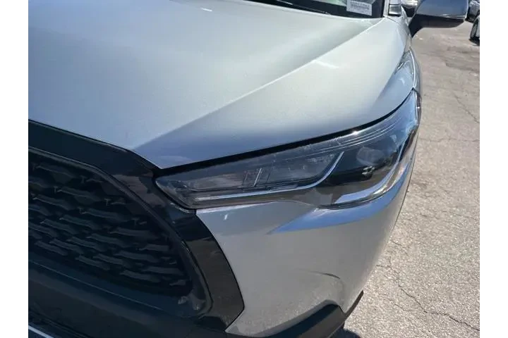 $23888 : Toyota Corolla Cross 2024 LE image 9