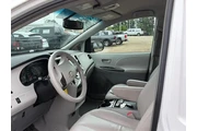 Toyota Sienna 2011 LE 8-Pass