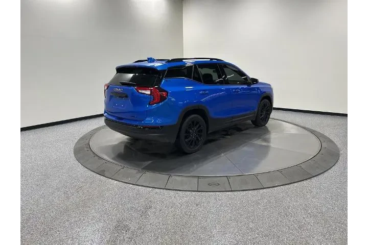 $27446 : GMC Terrain 2024 AWD SLT 4dr image 5