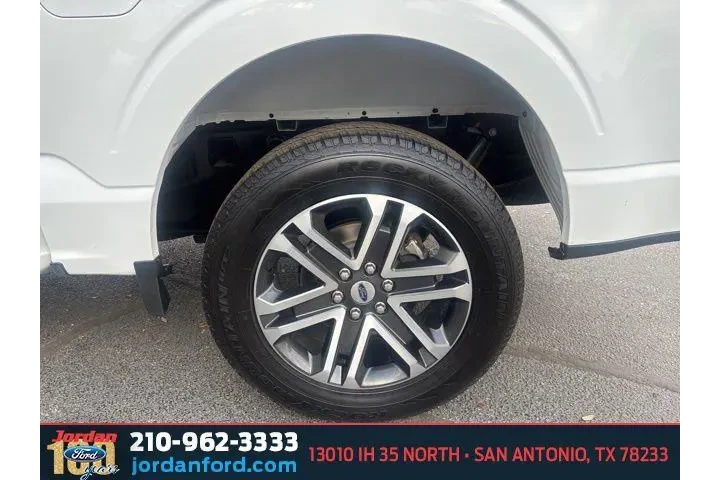 $27925 : Ford F-150 2023 4x2 XL 4dr S image 5