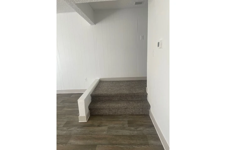 $1150 : The Glenn Apartments image 7