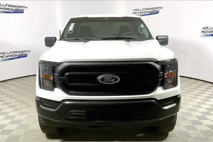 $32780 : Ford F-150 2023 4x2 XL 2dr R image 2