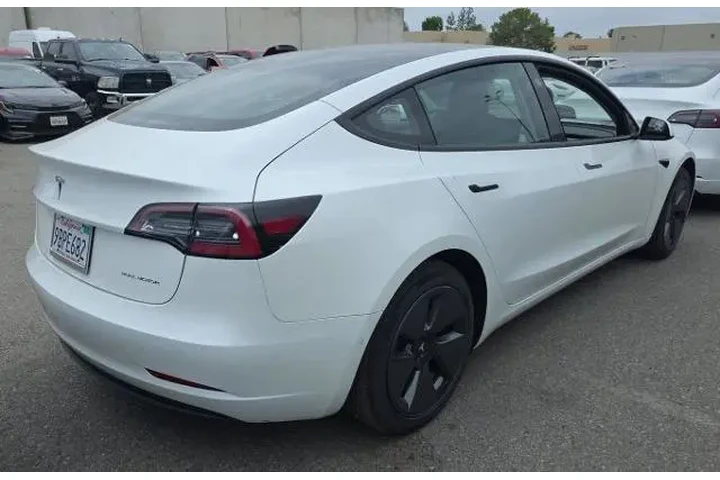 $29900 : Tesla Model 3 2022 AWD Long image 2