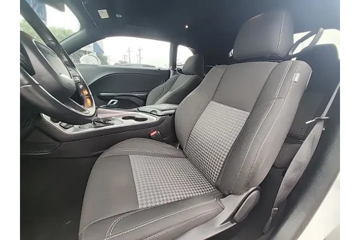 $22998 : Dodge Challenger 2022 SXT 2d image 7