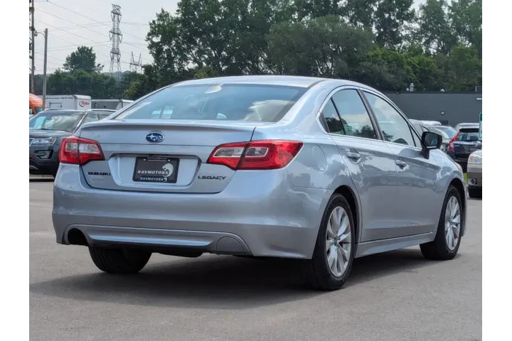 $13985 : 2017 Legacy 2.5i image 9