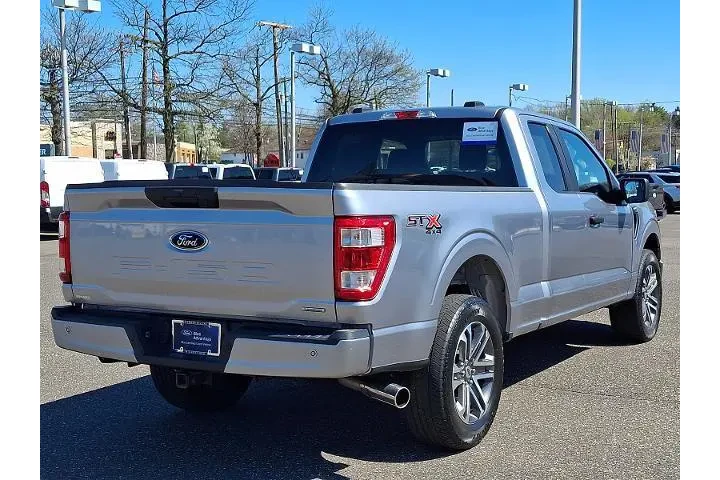 $25537 : Ford F-150 2021 4x4 XLT 4dr image 6