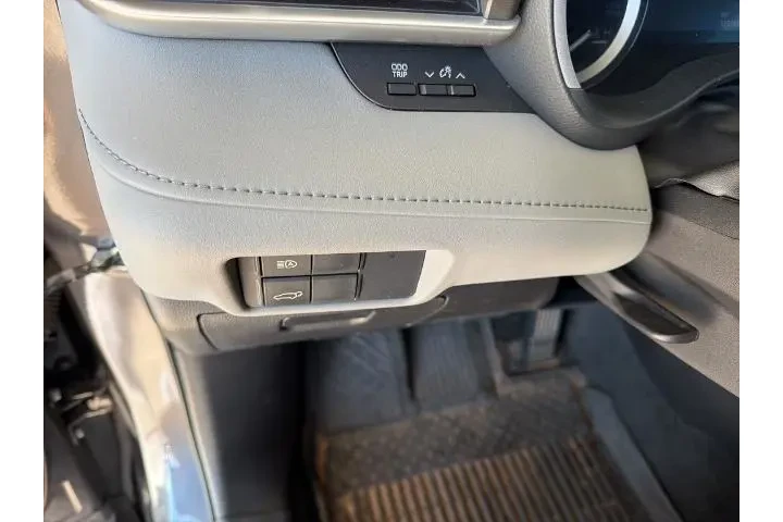 $24297 : Toyota Highlander 2021 XLE 4 image 8