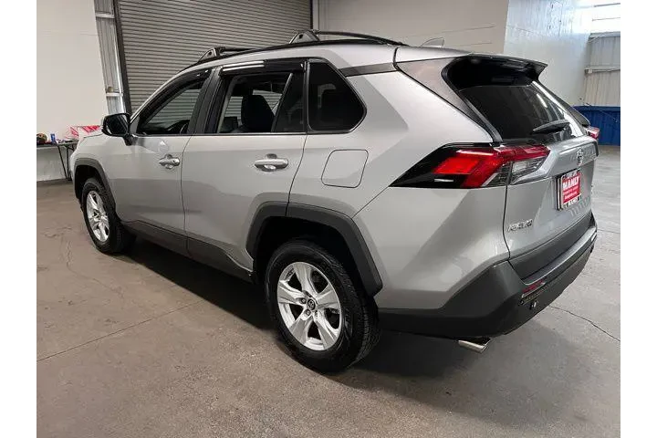 $26330 : Toyota RAV4 2019 AWD XLE 4dr image 5