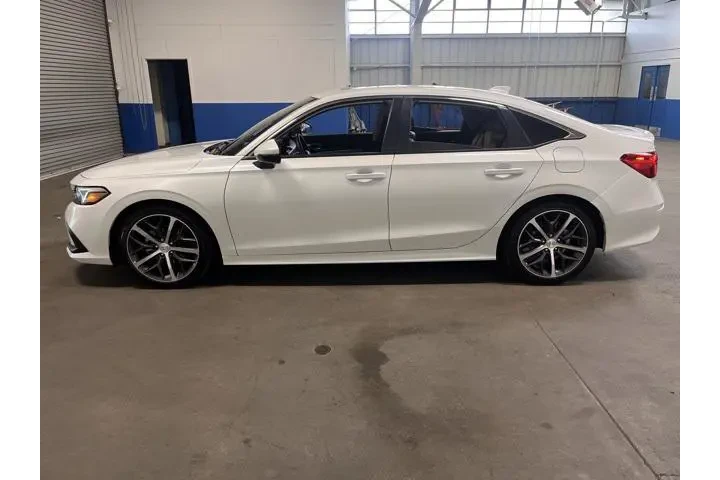 $26997 : Honda Civic 2024 Touring 4dr image 6