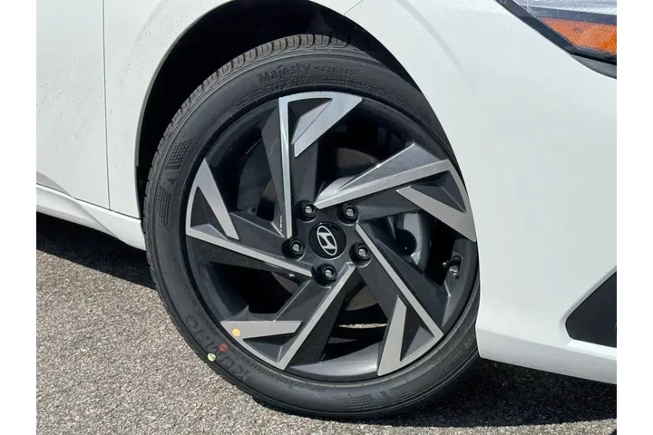 $23729 : Hyundai ELANTRA 2025 SEL Spo image 4