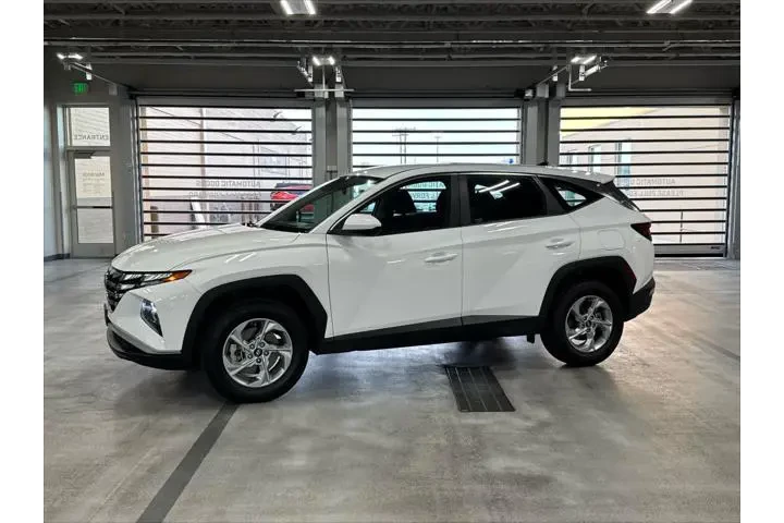 $24113 : Hyundai TUCSON 2023 AWD SE 4 image 1