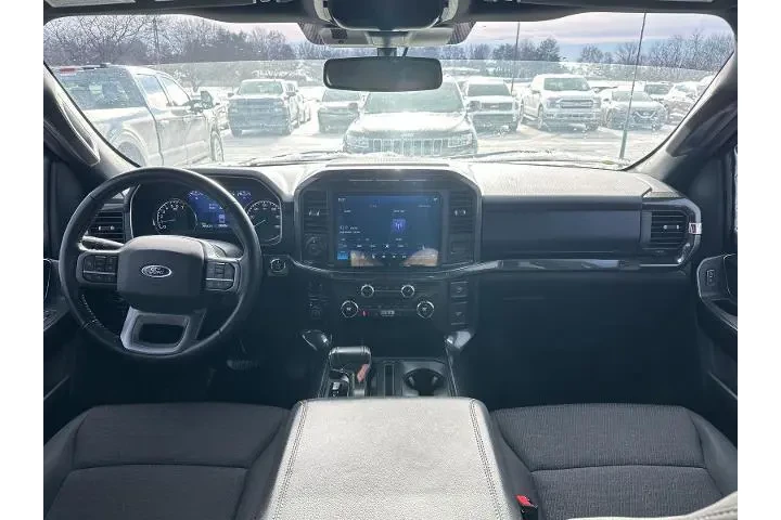 $33000 : Ford F-150 2021 4x4 XLT 4dr image 2