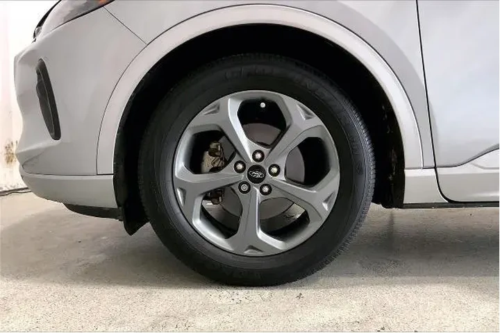 $19991 : Ford Escape 2023 ST-Line 4dr image 6