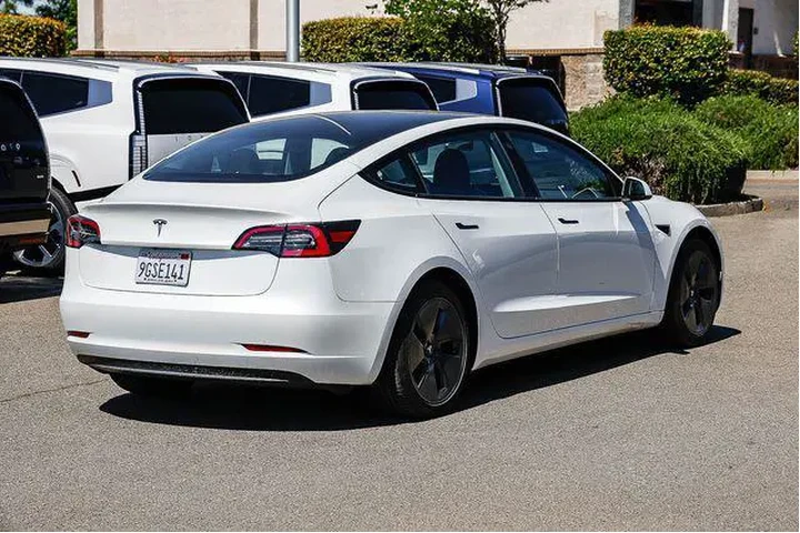$24992 : Tesla Model 3 2023 4dr Sedan image 5