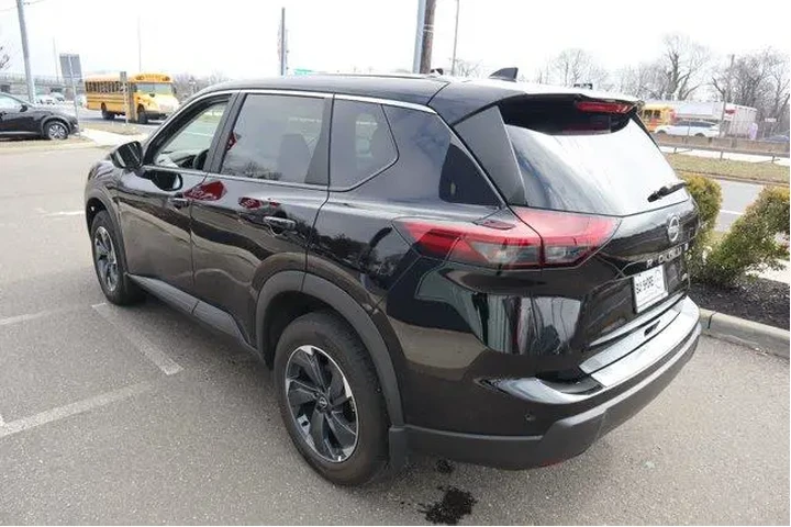 $23133 : Nissan Rogue 2025 AWD SV 4dr image 8