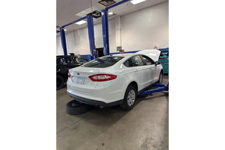 Ford Fusion 2014 S 4dr Sedan image 5
