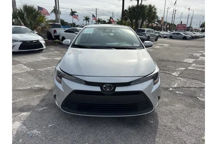 $20488 : Toyota Corolla 2025 LE 4dr S image 8