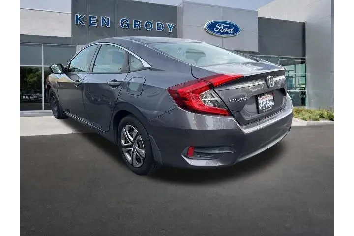 $13820 : Honda Civic 2017 LX 4dr Seda image 3