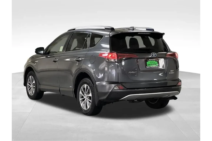 $24788 : 2017 RAV4 Hybrid XLE image 3