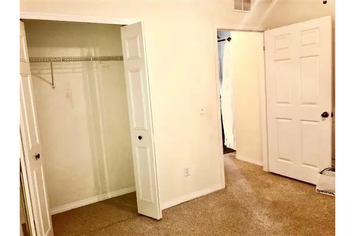 $950 : Cuarto con baño Privado image 7