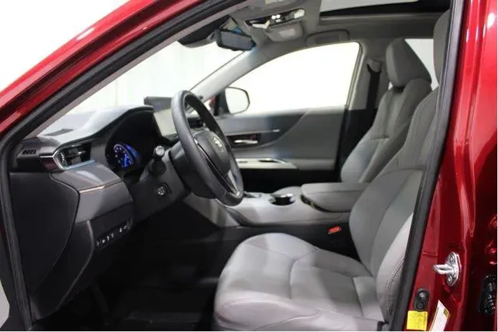 $31982 : Toyota Venza 2021 AWD Limite image 3