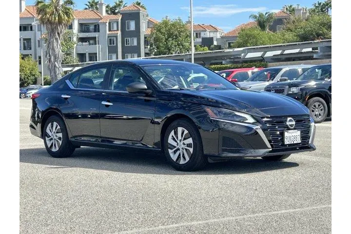 $21789 : Nissan Altima 2025 2.5 S 4dr image 5
