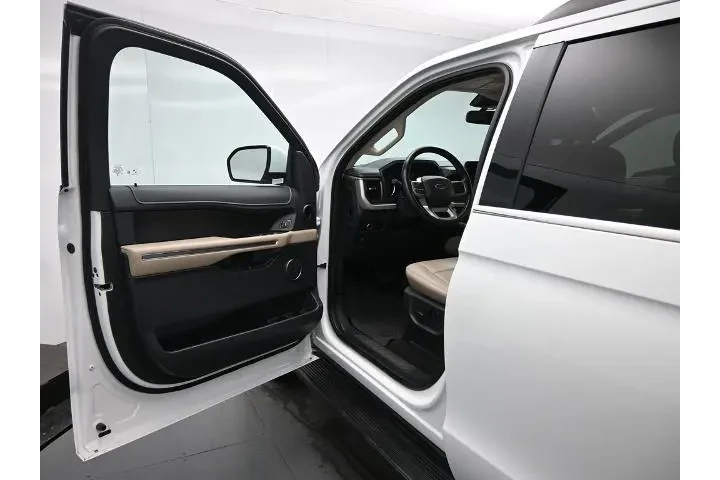 $39746 : Ford Expedition MAX 2024 4x4 image 9