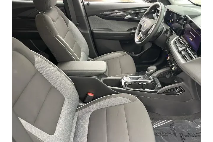 $20545 : Chevrolet Trailblazer 2024 L image 9