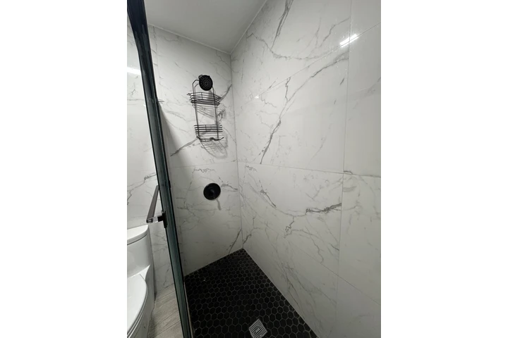 $1200 : Se Renta apt. Studio Amueblado image 7