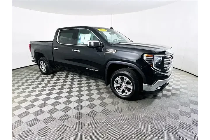 $39500 : GMC Sierra 1500 2024 4x4 SLT image 1