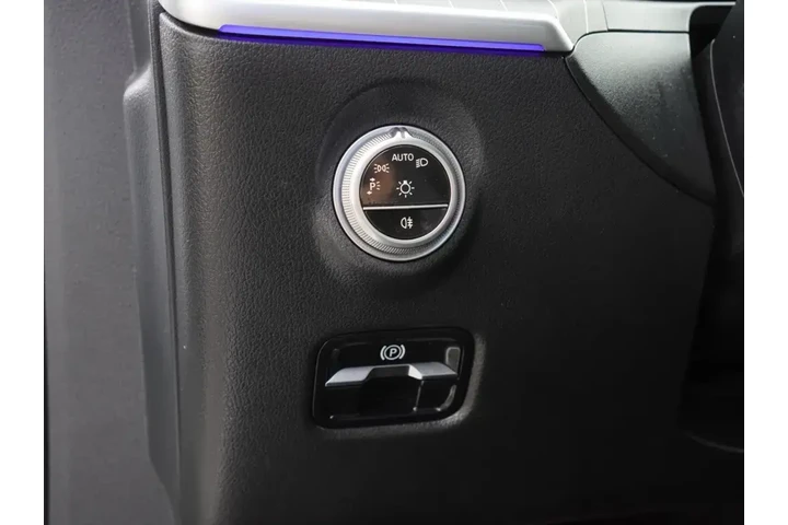 $33300 : Mercedes-Benz C-Class 2023 C image 9