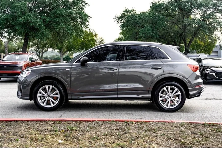 $27997 : Audi Q3 2022 AWD quattro S l image 8