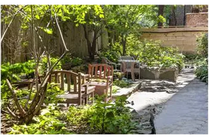 $8695 : Rental property with 3 bedro image 4