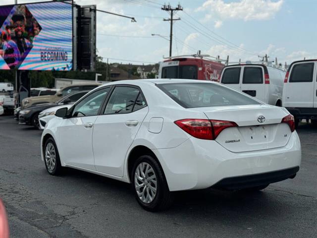 $11995 : 2017 Corolla LE image 9