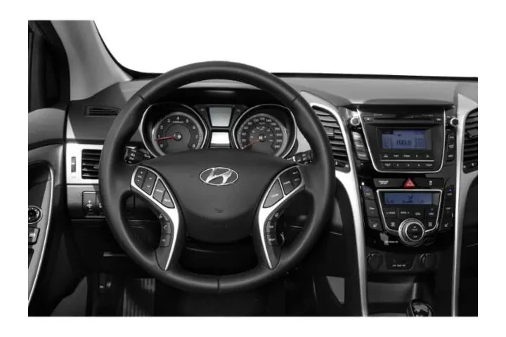 $8166 : Hyundai ELANTRA GT 2015 4dr image 6