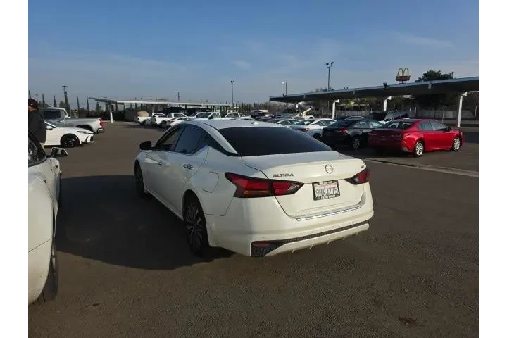 $15800 : Nissan Altima 2023 2.5 SV 4d image 4