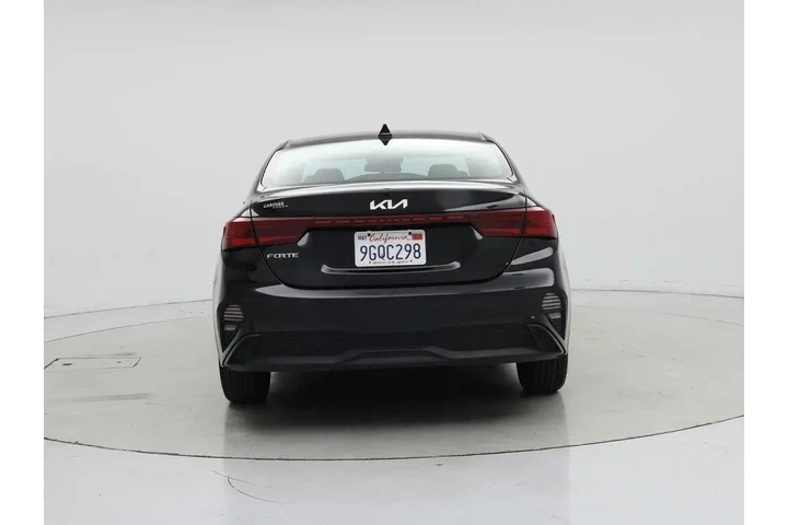 $18998 : Kia Forte 2023 LXS 4dr Sedan image 6