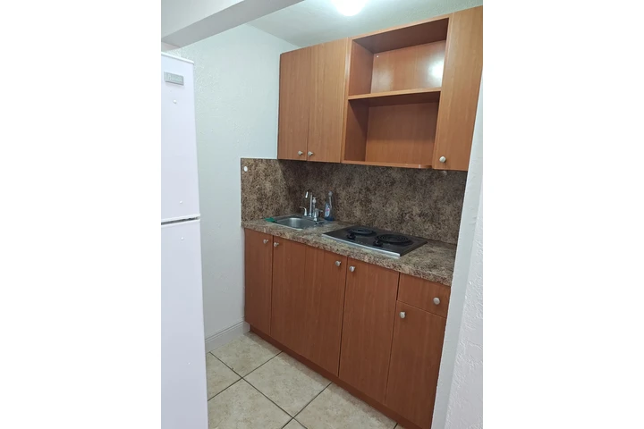 $1400 : Efficiency grande en Hialeah image 6